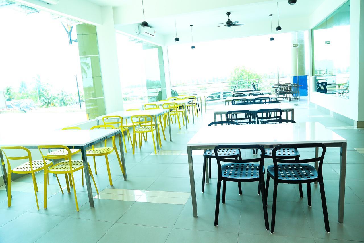 Marina Heights Resort Lumut Exterior photo
