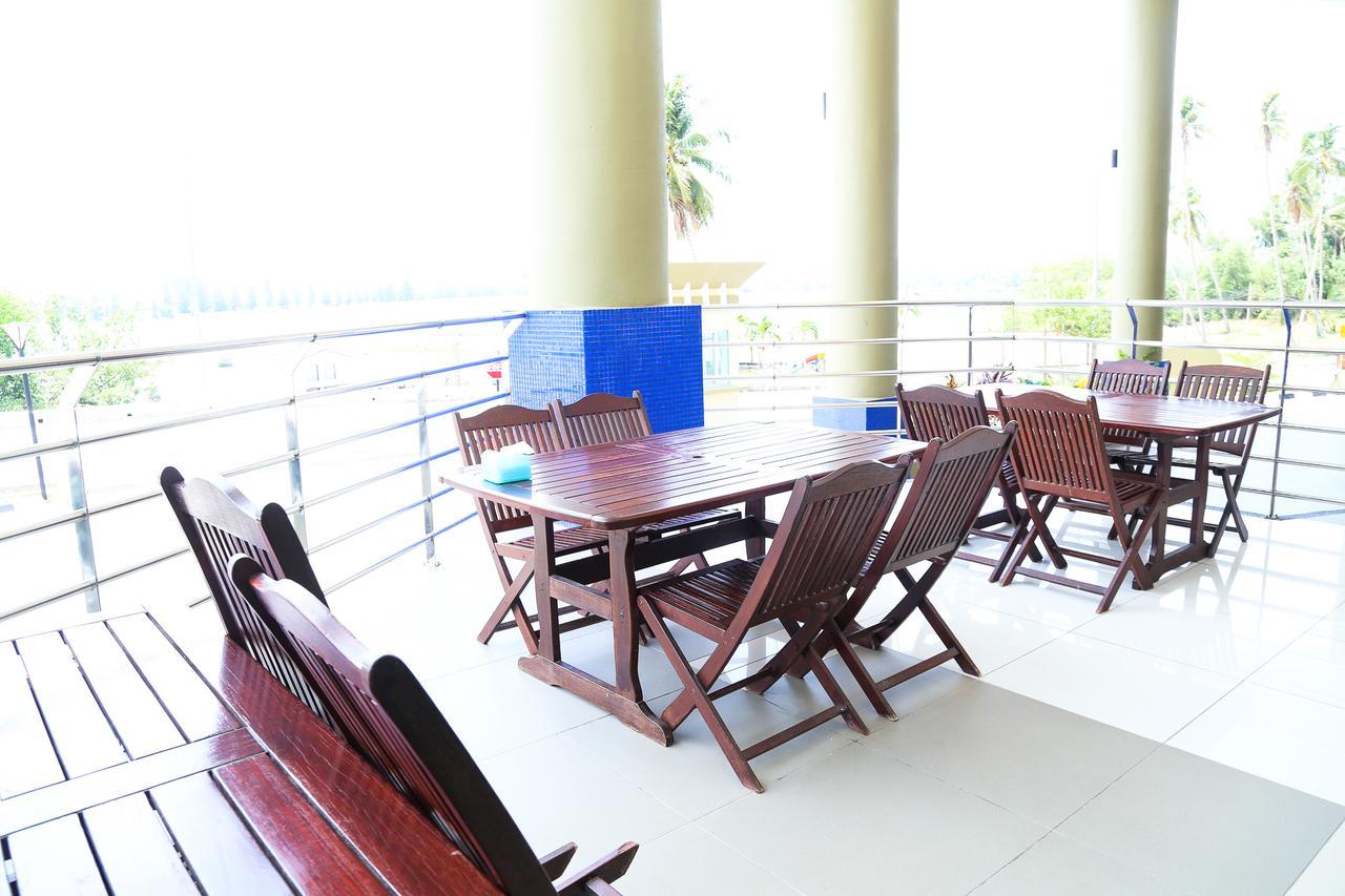 Marina Heights Resort Lumut Exterior photo