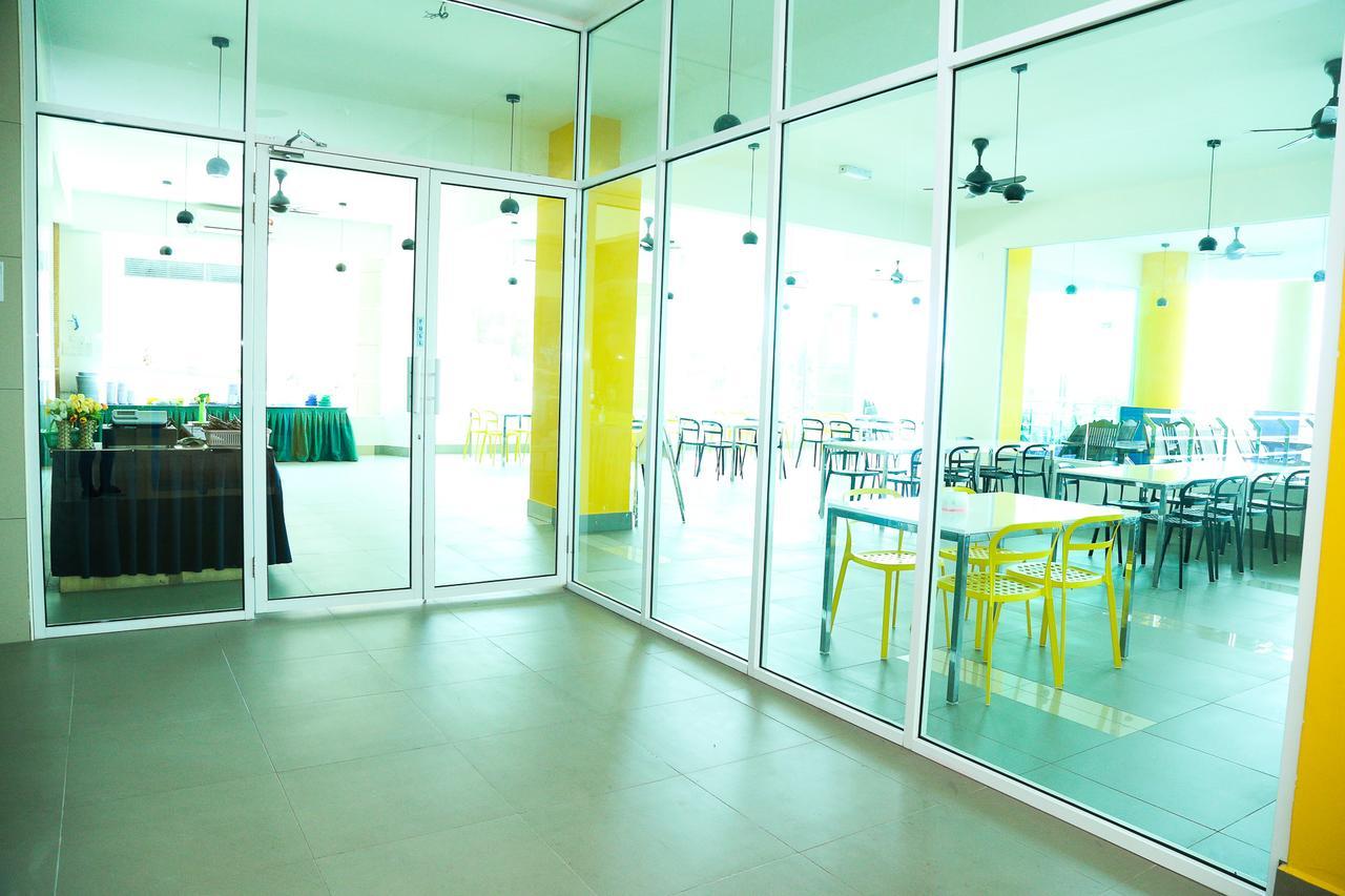 Marina Heights Resort Lumut Exterior photo