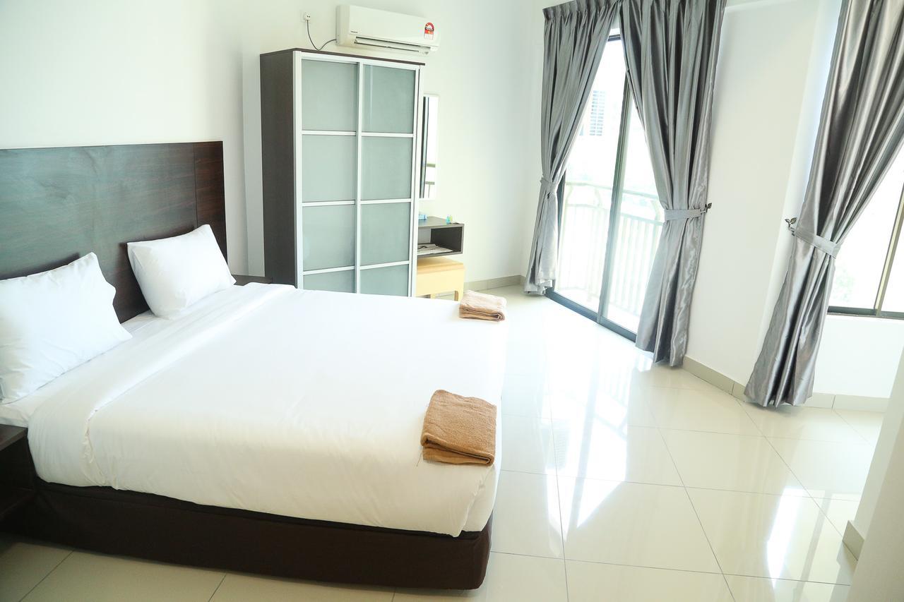 Marina Heights Resort Lumut Exterior photo