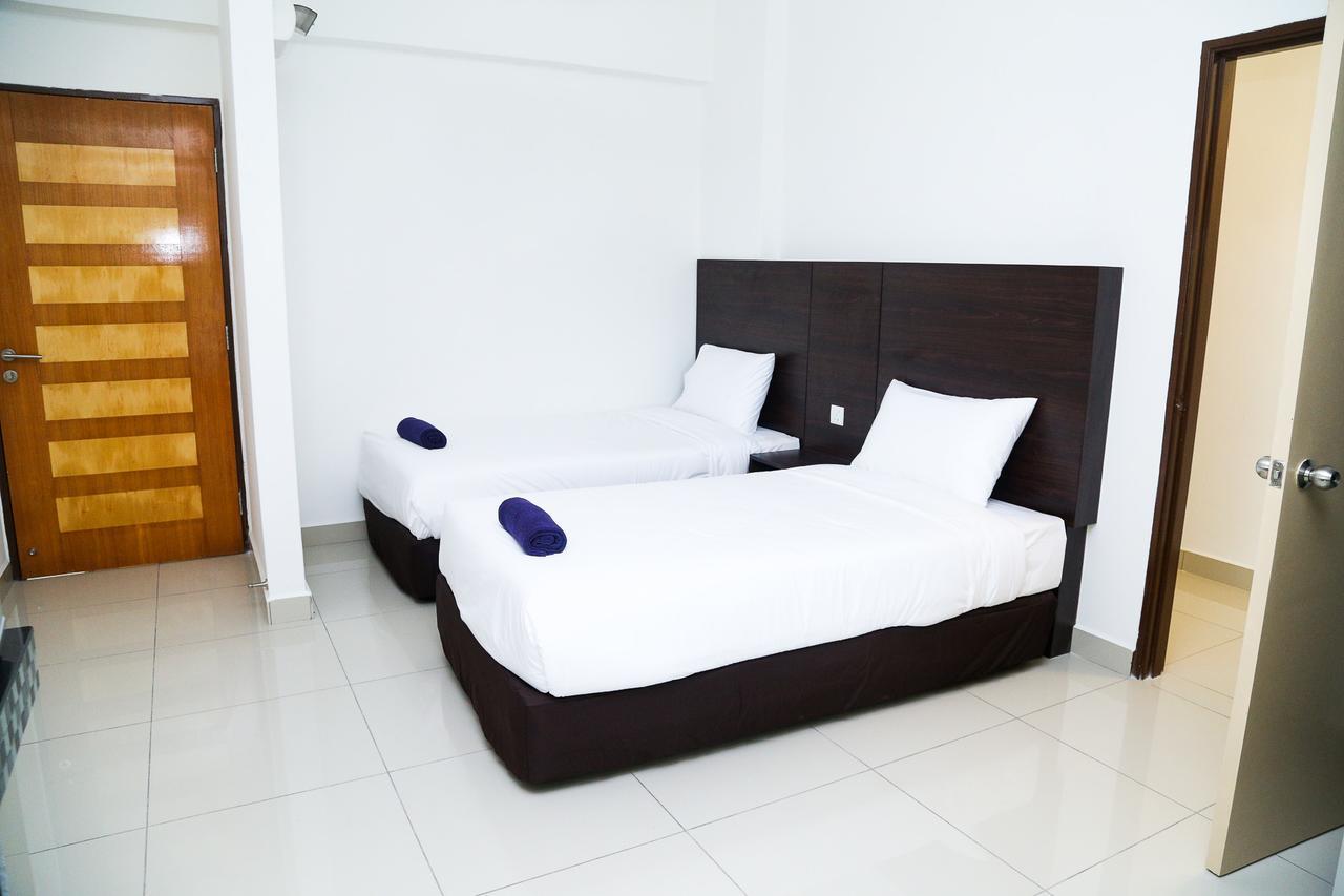 Marina Heights Resort Lumut Exterior photo