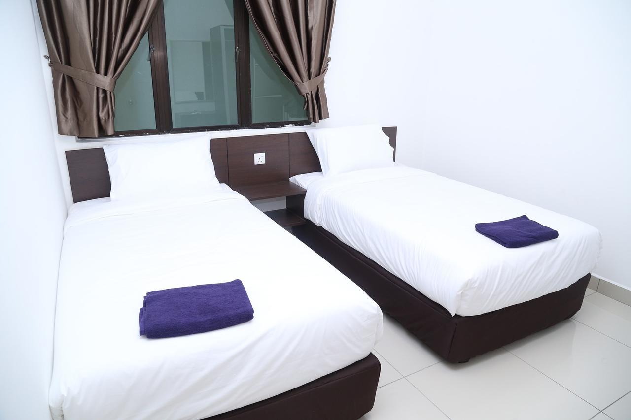 Marina Heights Resort Lumut Exterior photo