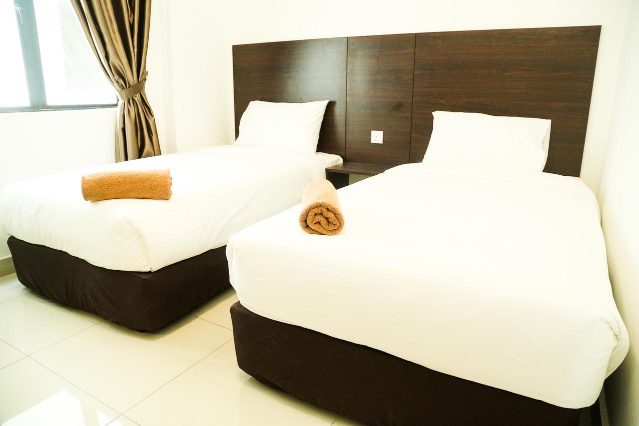 Marina Heights Resort Lumut Exterior photo