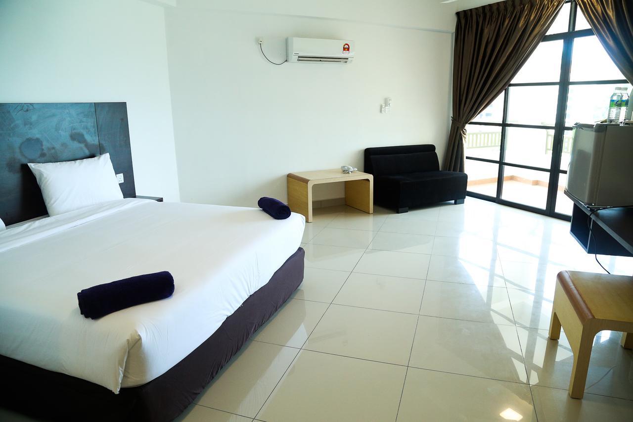Marina Heights Resort Lumut Exterior photo