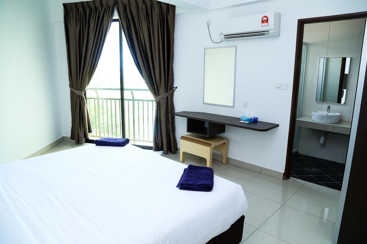 Marina Heights Resort Lumut Exterior photo